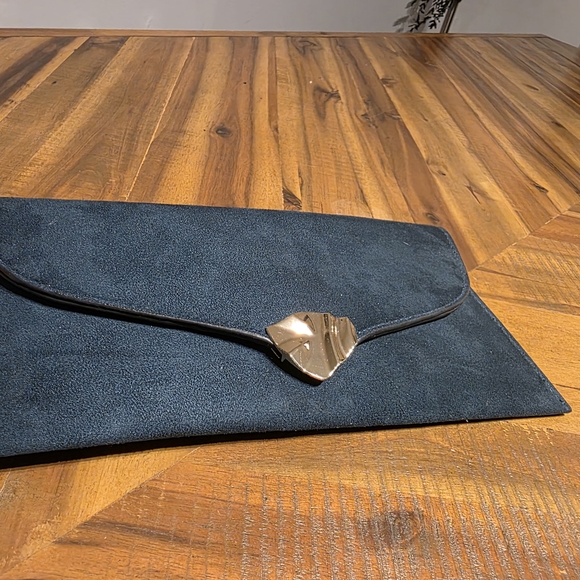 Elegant Forest Green And Velvet-like Material Clutch with Gold Accent - Picture 2 of 7